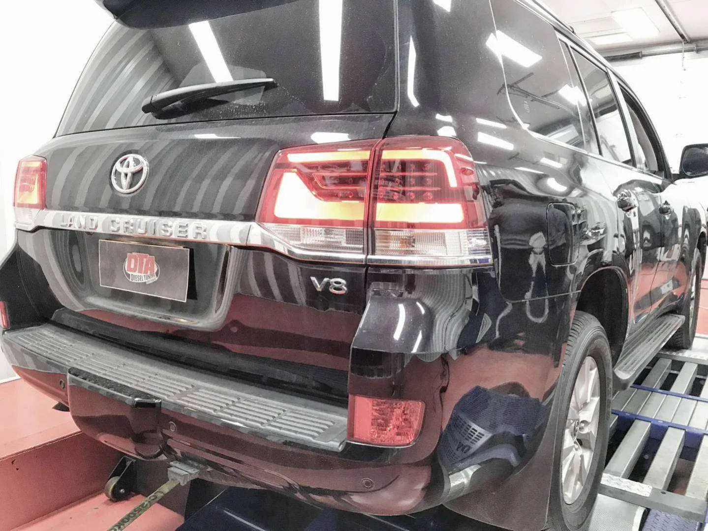 LandCruiser V8 200 Series on Sydney dyno
