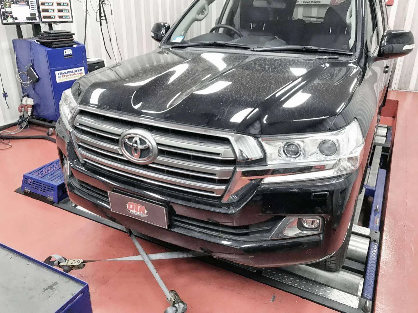 LandCruiser 200 V8 dyno graph — ECU remap power and torque