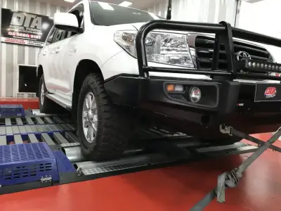 Toyota Landcruiser Prado 2.8L ECU remap — Toyota Land Cruiser 200-series with bull bar on the Mainline dyno