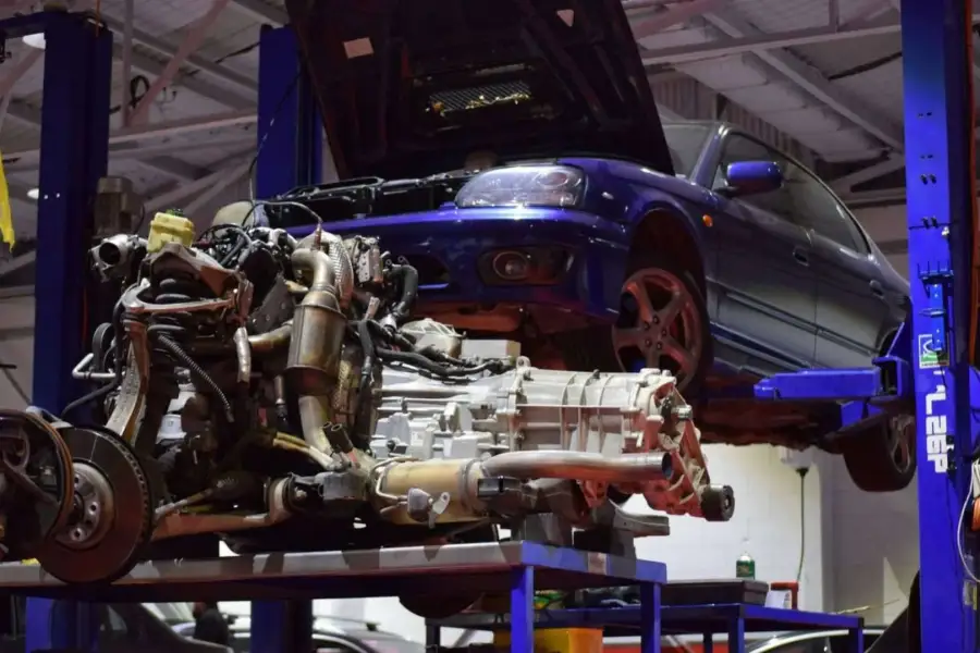 Auto engine repair at the Mascot workshop